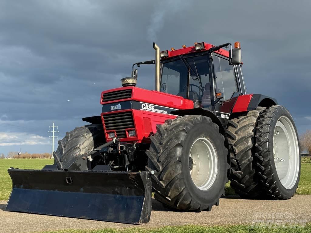 Case IH 1255 XL 曳引機