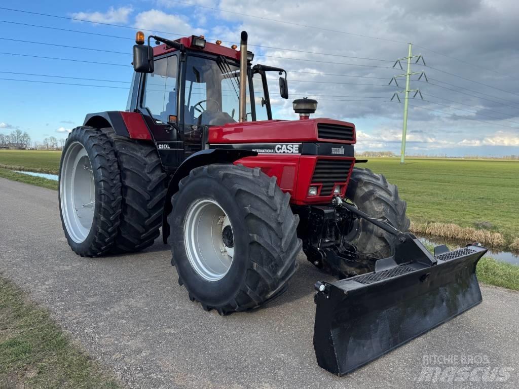 Case IH 1255 XL 曳引機