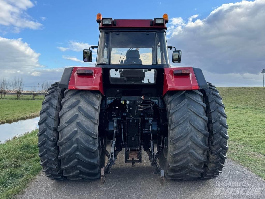 Case IH 1255 XL 曳引機