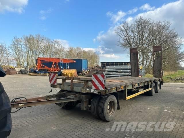 Bertoja 3 Assen 木材拖車