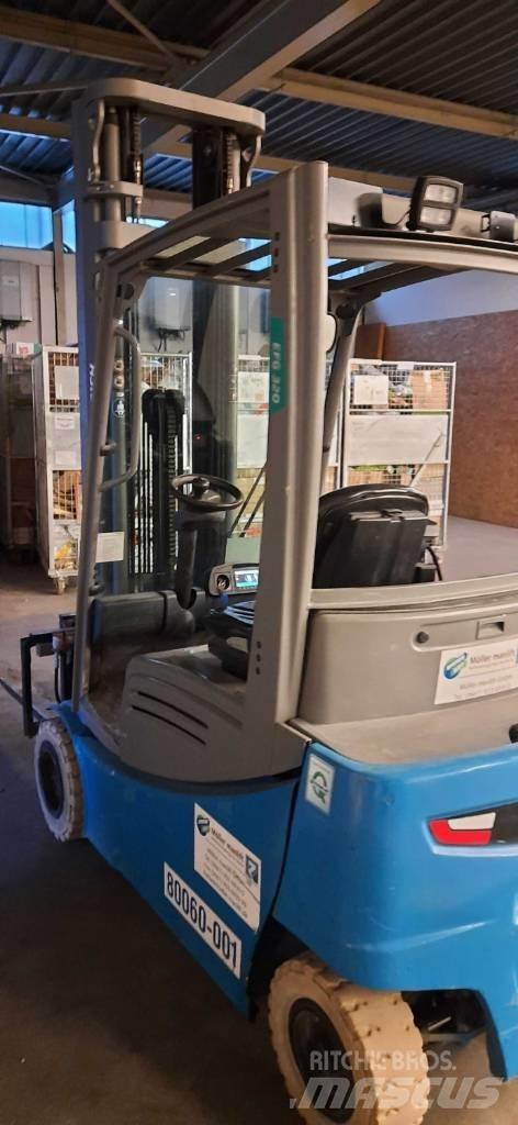 Jungheinrich EFG 320 電動堆高機