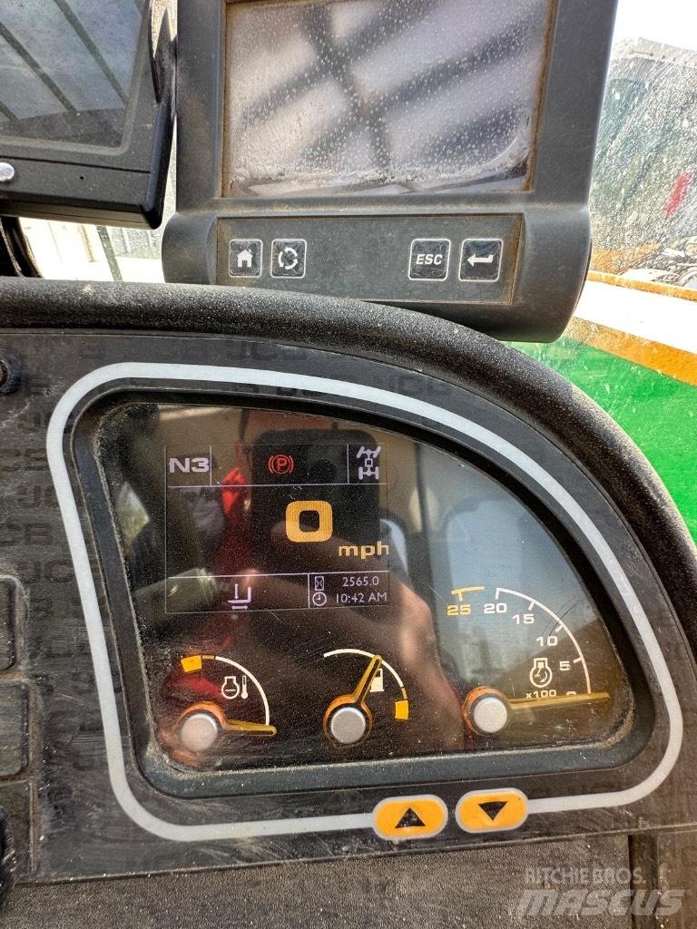 JCB 531-70 伸縮臂操作車