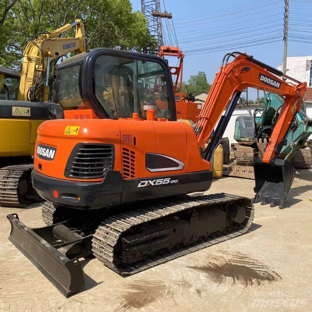 Doosan DX 55 小型挖土機/掘鑿機<7t(小型挖掘機)