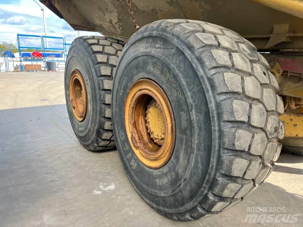 CAT 740 鉸接式起吊車