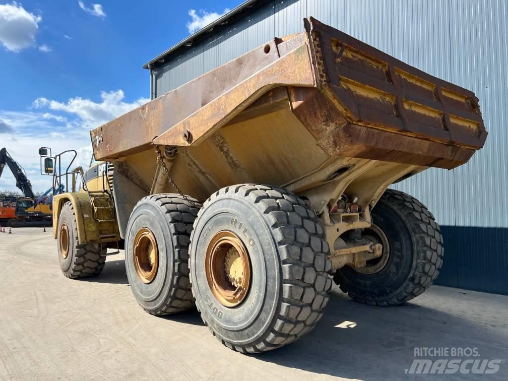 CAT 740 鉸接式起吊車