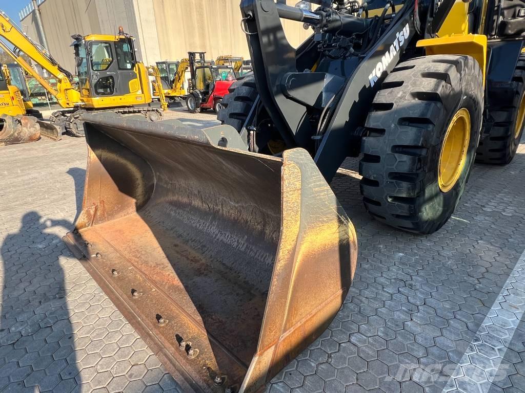 Komatsu WA 250 PZ-6 輪胎式裝載機