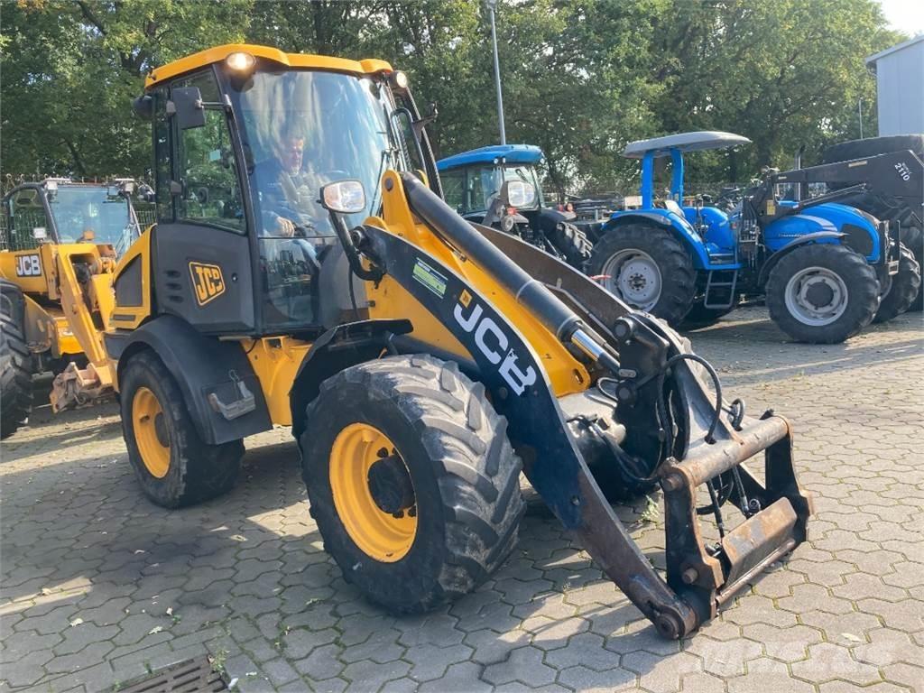 JCB 409 輪胎式裝載機