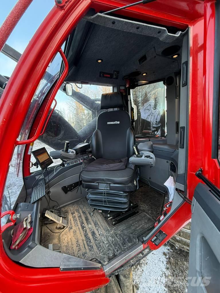 Komatsu 901 XC 收穫機