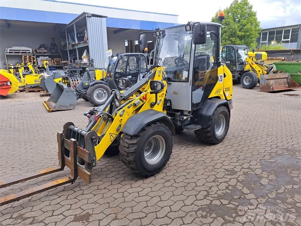 Wacker Neuson WL28 輪胎式裝載機