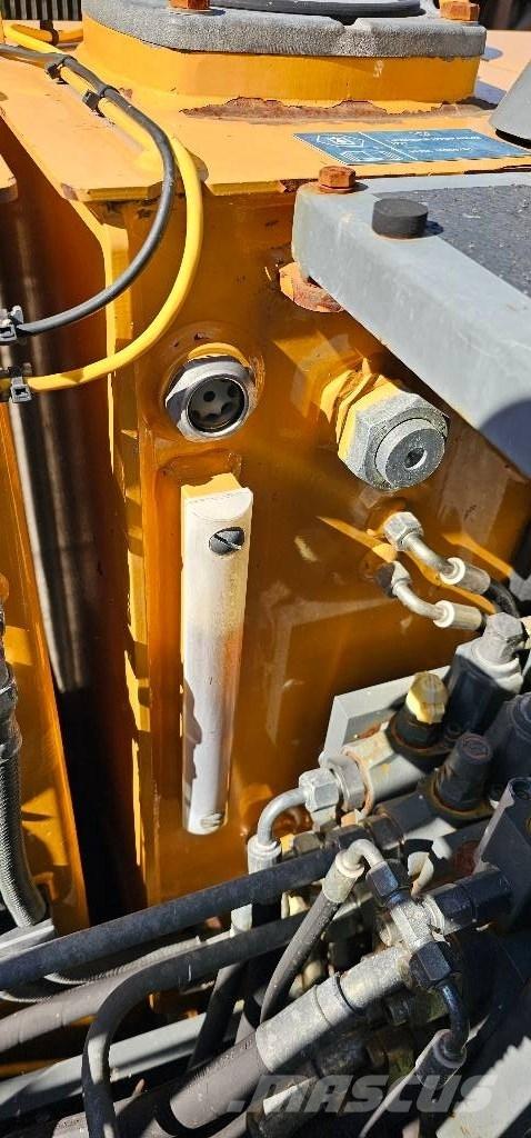 Liebherr LH 22 M 廢棄物/工業用操作車