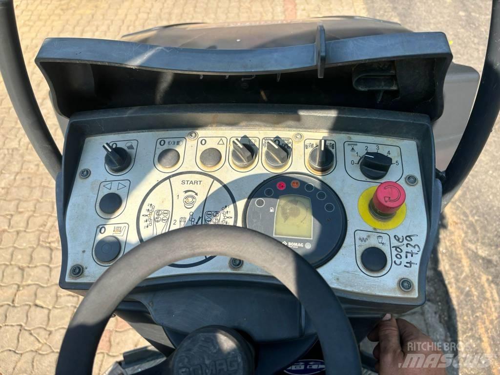 Bomag BW 120 AD-5 雙輪滾壓機