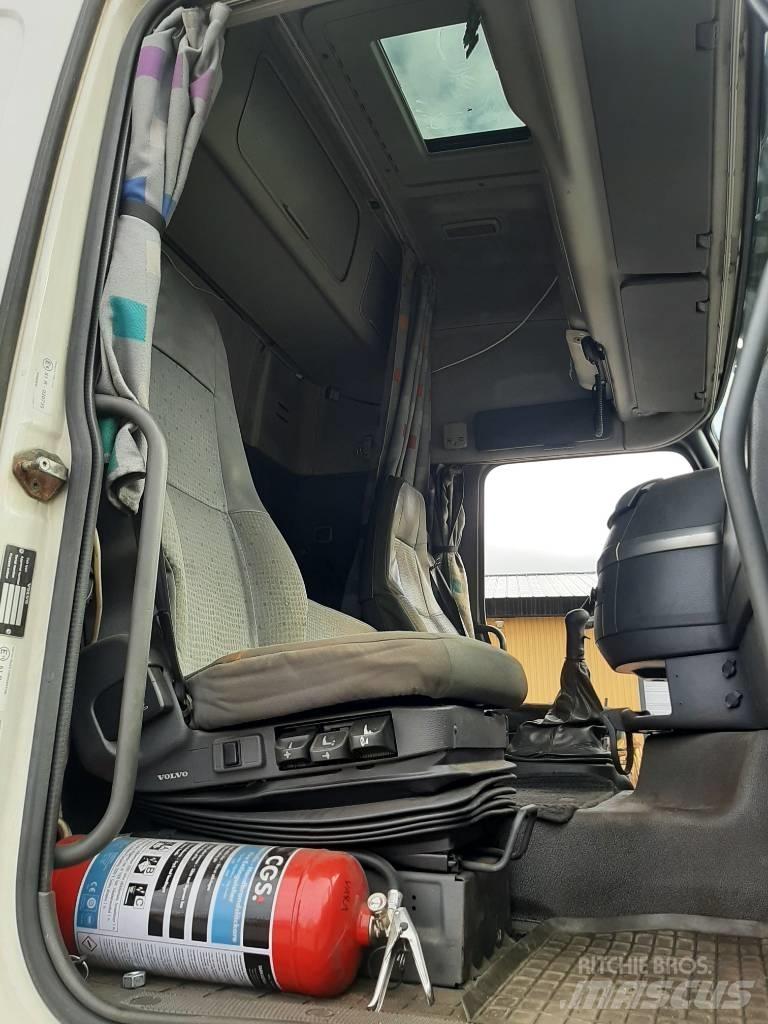Volvo FH 12 篷布卡車