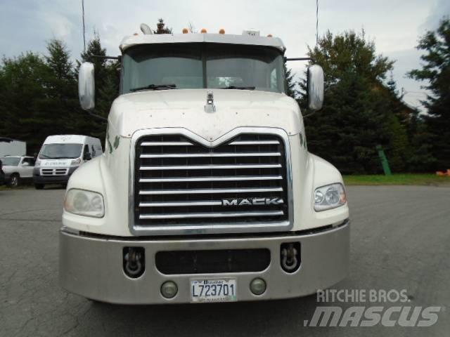 Mack CXU 613 曳引機組件