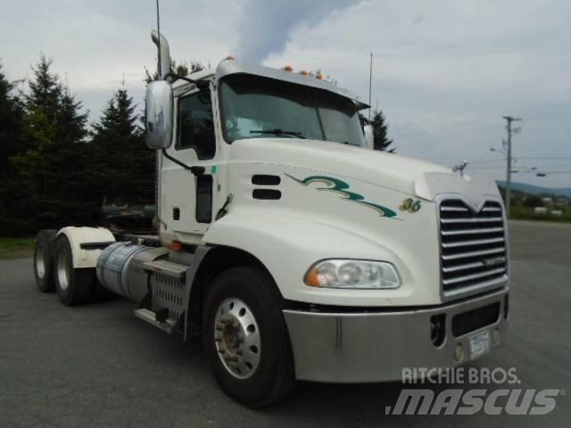 Mack CXU 613 曳引機組件