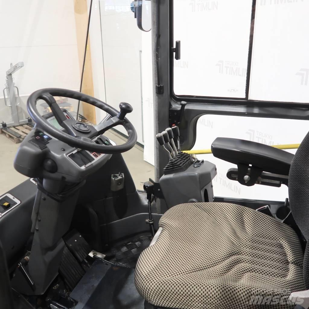 Kalmar DCF70-6H 柴油卡車
