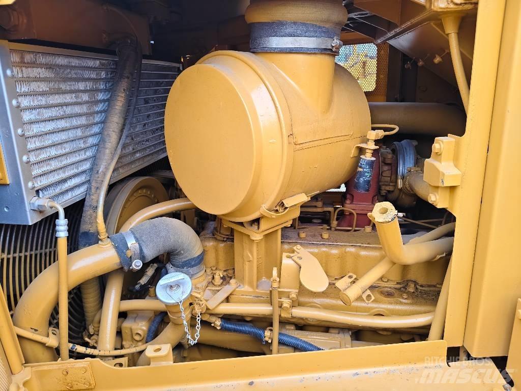 CAT D 7 R 平土機