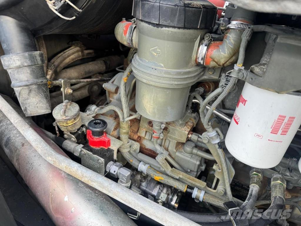 Sennebogen 818M 廢棄物/工業用操作車