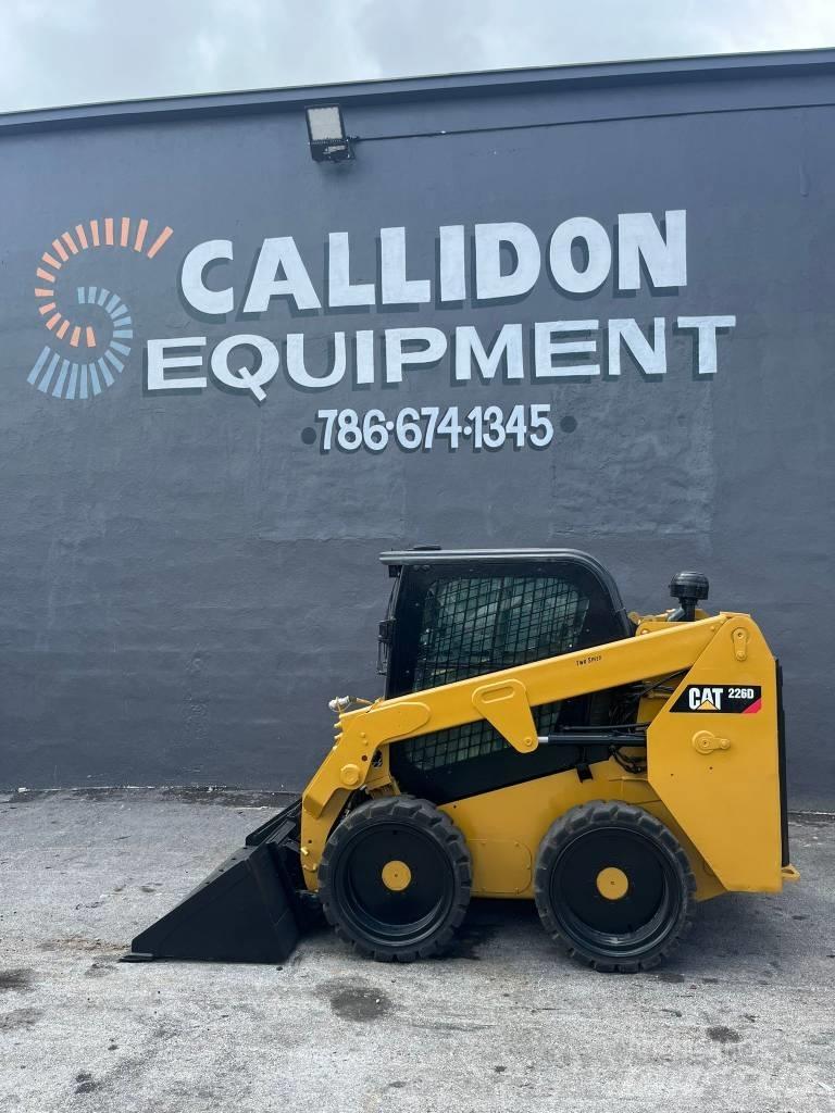 CAT 226 D 滑移轉向裝載機