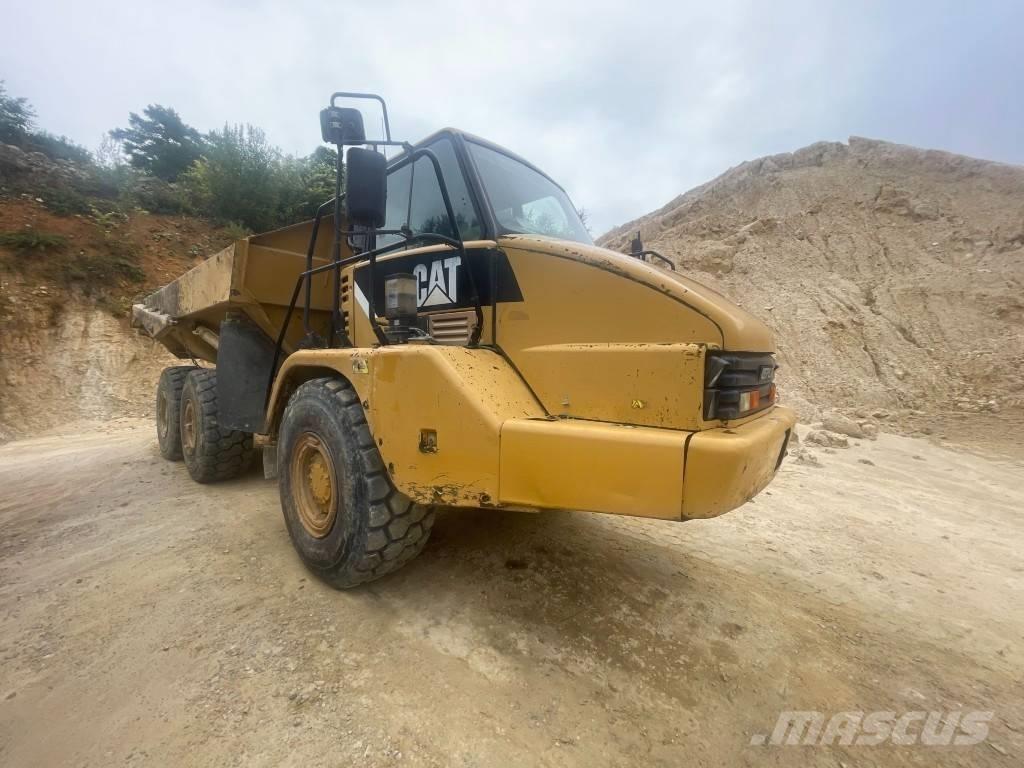 CAT 730 鉸接式起吊車