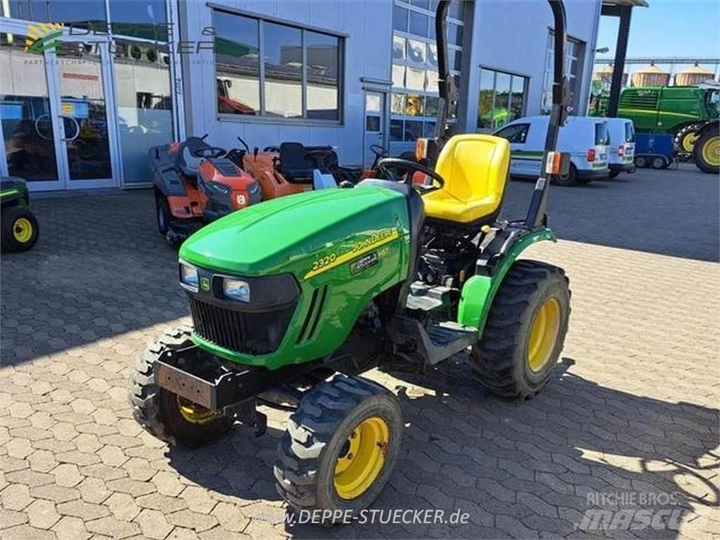 John Deere 2320 小型曳引機
