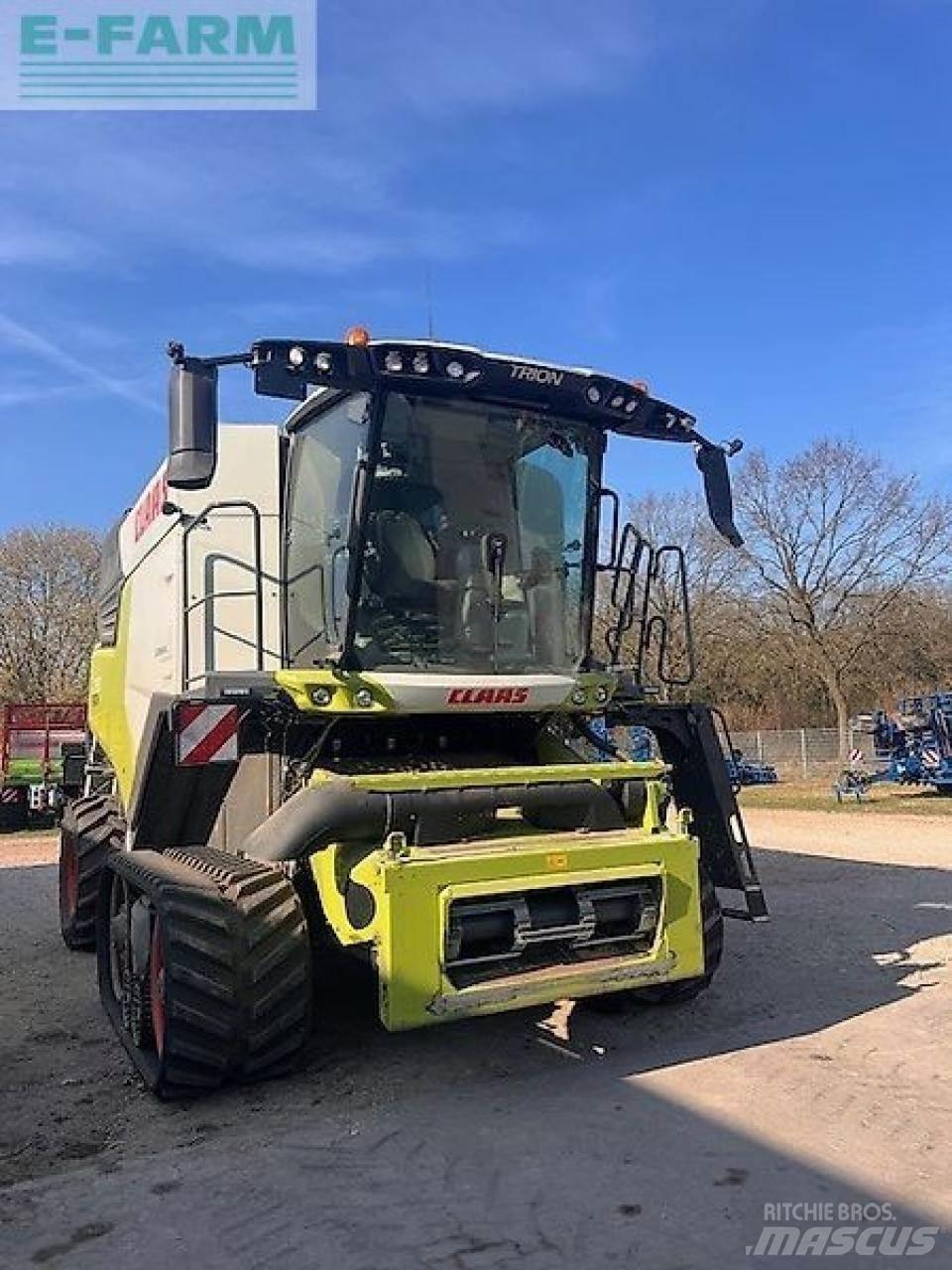CLAAS trion 730tt 聯合收穫機