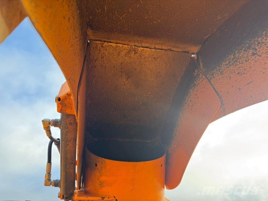 Lucas Castor+ 30R 草捆撕碎機、切割機、拆袋機