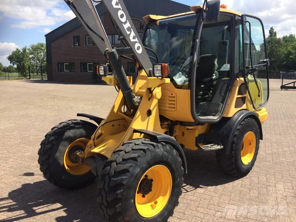 Volvo L 25 F 輪胎式裝載機