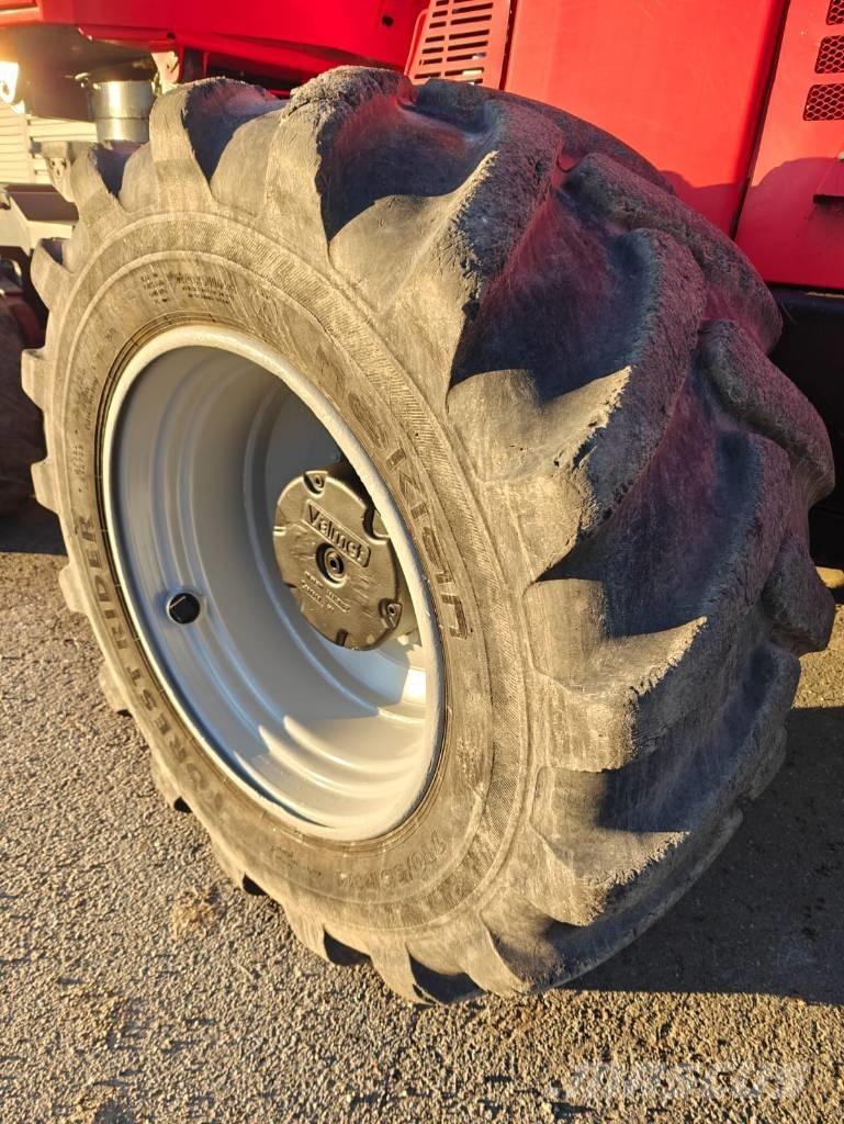 Valmet 901TX 收穫機