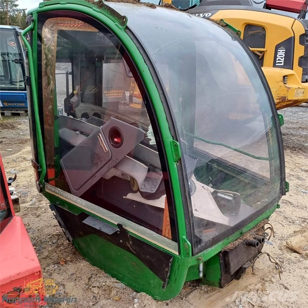 John Deere 1270e 駕駛室與內部