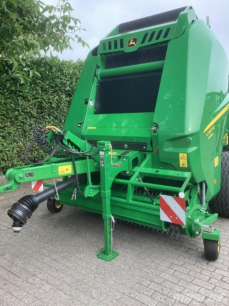 John Deere V461M 圓型牧草打包機