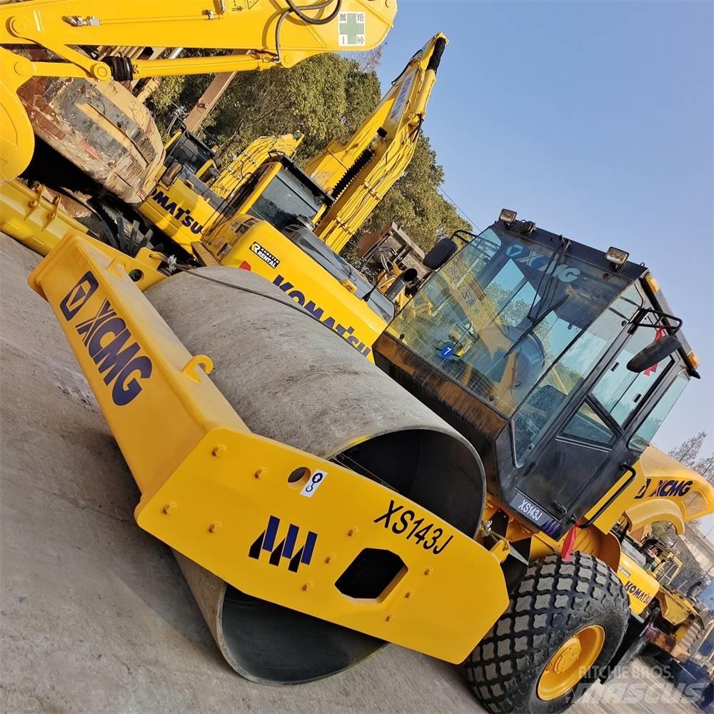 XCMG XS 142 J 單輪滾壓機