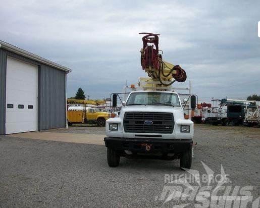 Altec D2050TR 卡車裝載高空作業車