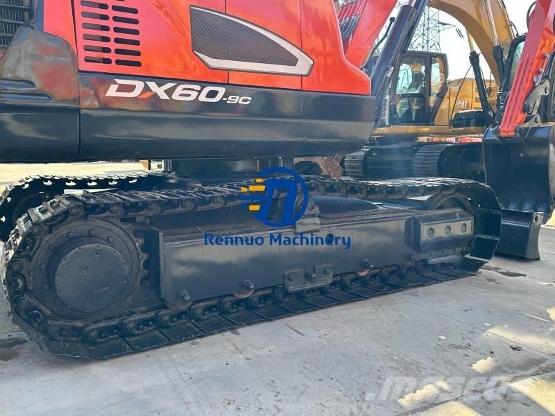 Doosan DX 60 小型挖土機/掘鑿機<7t(小型挖掘機)