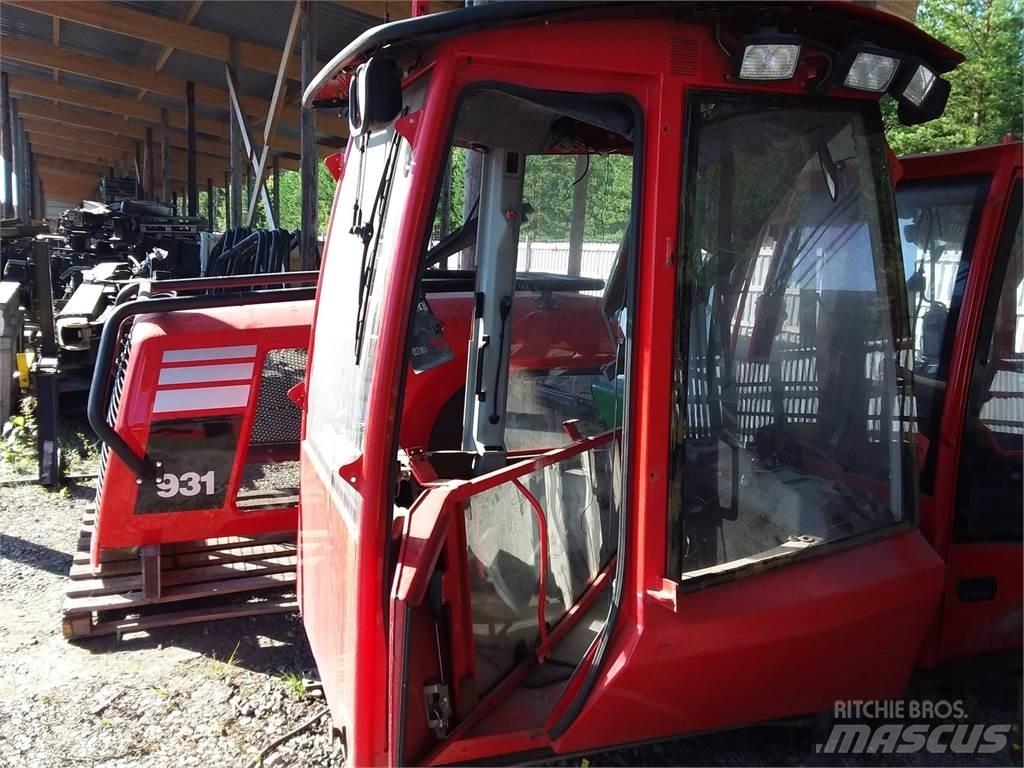 Komatsu 875 駕駛室與內部