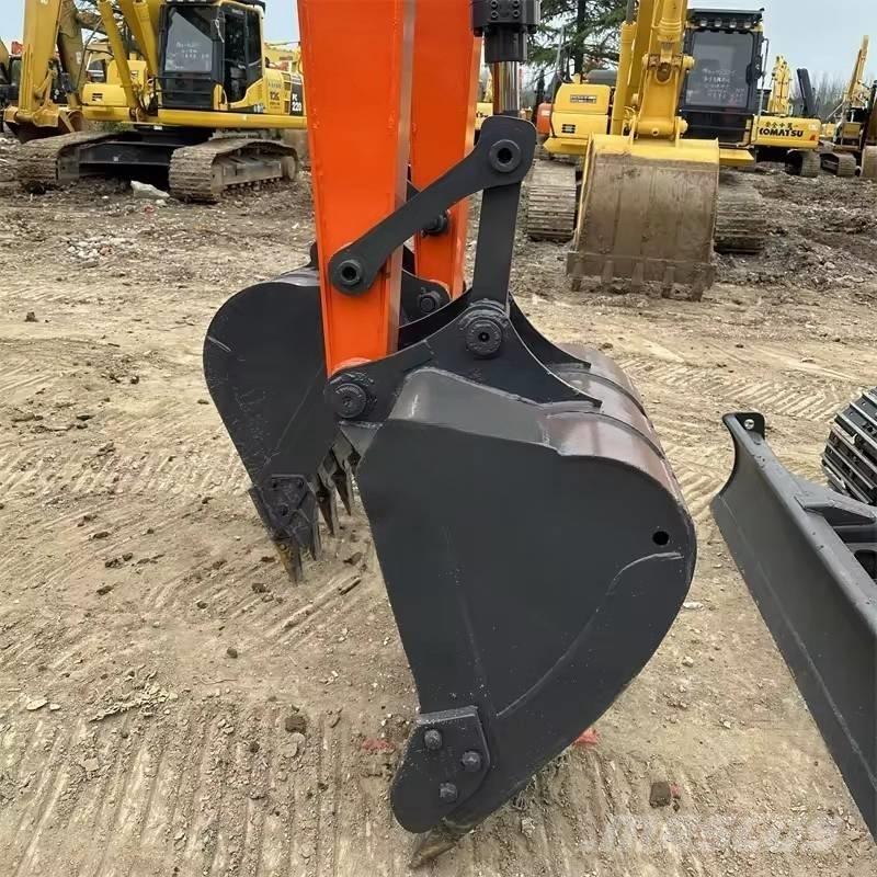 Doosan DX 80 中型挖土機/掘鑿機/挖掘機 7t-12t