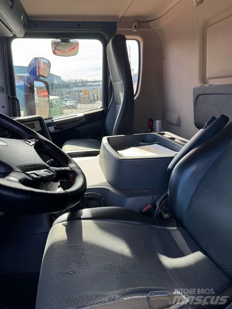 Scania P 280 溫控卡車