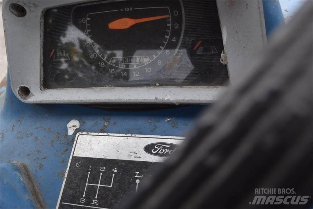 Ford 2000 曳引機