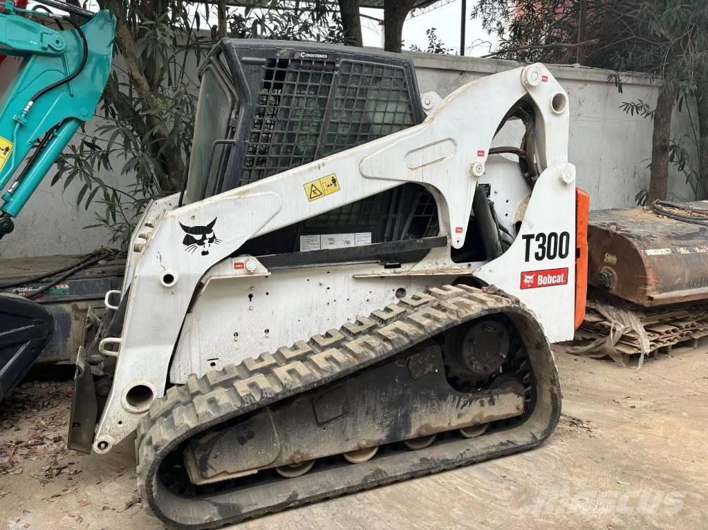 Bobcat T 300 滑移轉向裝載機