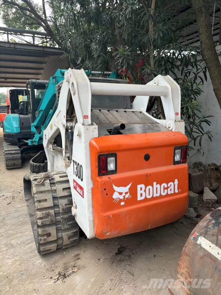 Bobcat T 300 滑移轉向裝載機