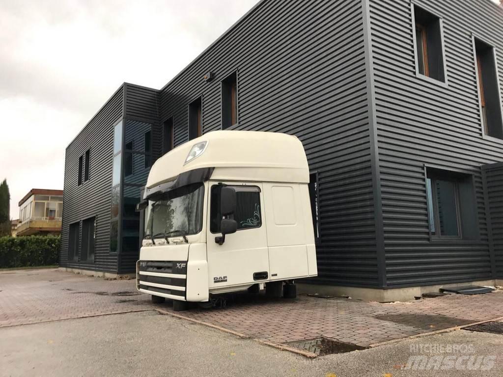DAF XF 105 Euro 5 駕駛室與內部
