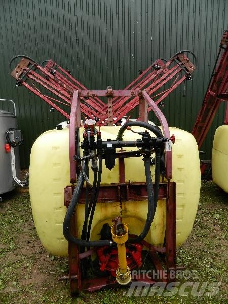Hardi 800 牽引式噴霧機
