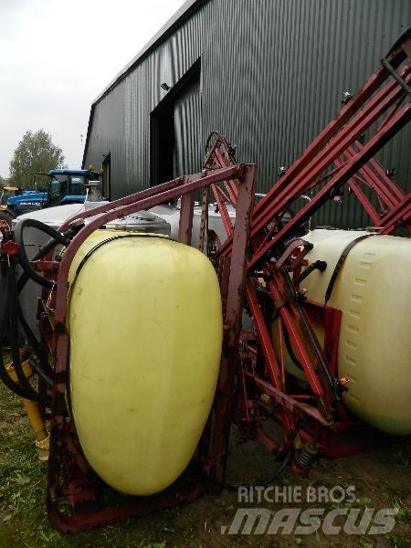 Hardi 800 牽引式噴霧機