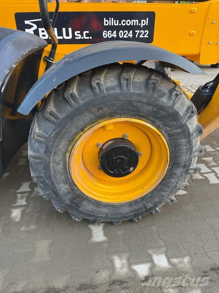 JCB 540-140 伸縮臂操作車