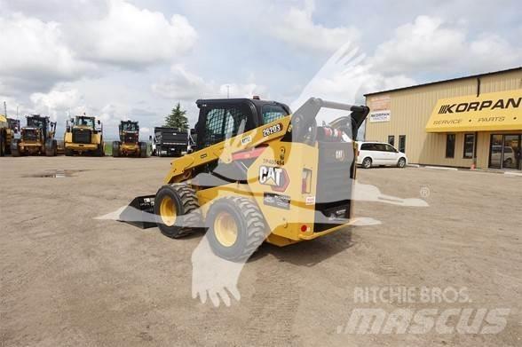 CAT 262D3 滑移轉向裝載機