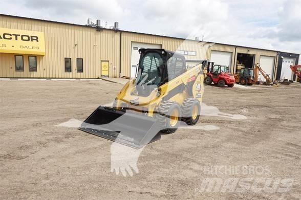 CAT 262D3 滑移轉向裝載機