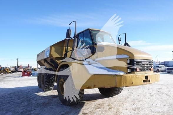 CAT 740 鉸接式起吊車