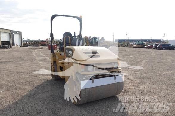 CAT CB34 單輪滾壓機