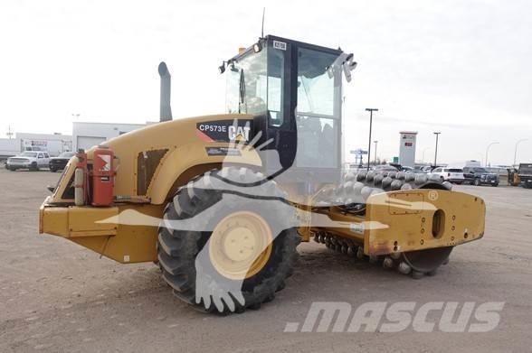 CAT CP-573E 單輪滾壓機
