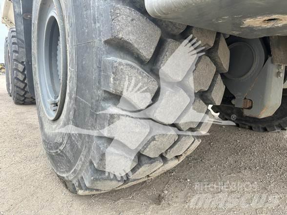Terex TA400 鉸接式起吊車