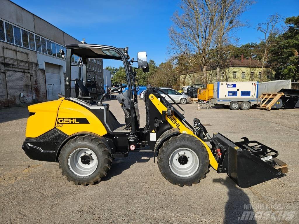 Gehl AL430 工具搬運車